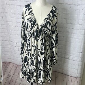 H&M Black and White Floral Blouse